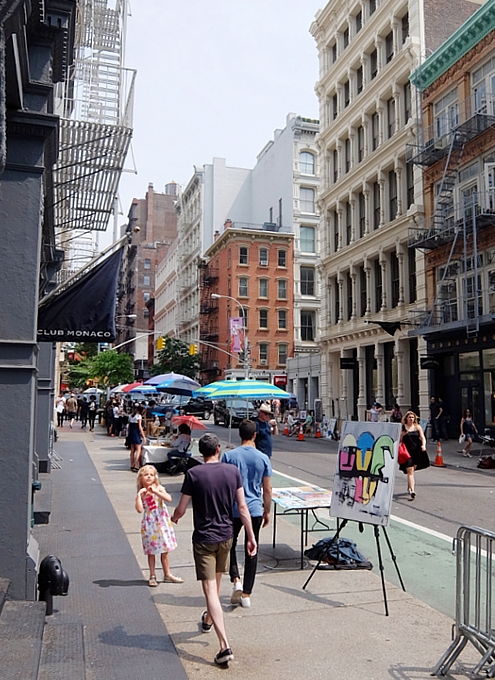 初夏のニューヨーク、SOHOの街角でアート作品を愛でる_b0007805_7512338.jpg