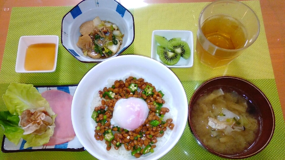 あじさい荘朝食　納豆オクラご飯　野菜キノコあん　焼売　キウイ_c0357519_11345830.jpg