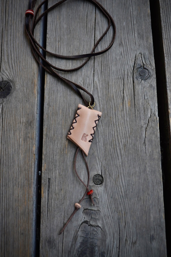 locket pendant_b0172633_235958.jpg
