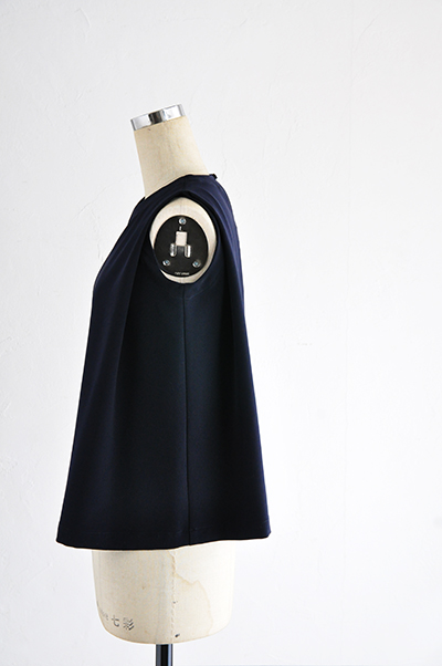 GRANDMA MAMA DAUGHTER Stretch Sleeveless Tuck Pullover (Navy)_d0120442_11383826.jpg
