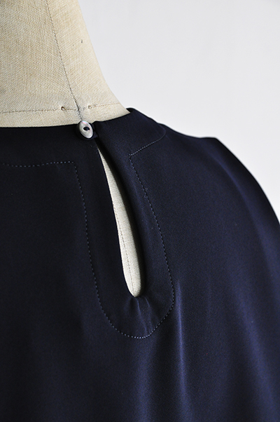 GRANDMA MAMA DAUGHTER Stretch Sleeveless Tuck Pullover (Navy)_d0120442_11385634.jpg