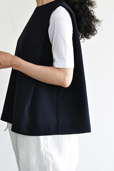 GRANDMA MAMA DAUGHTER Stretch Sleeveless Tuck Pullover (Navy)_d0120442_1723578.jpg