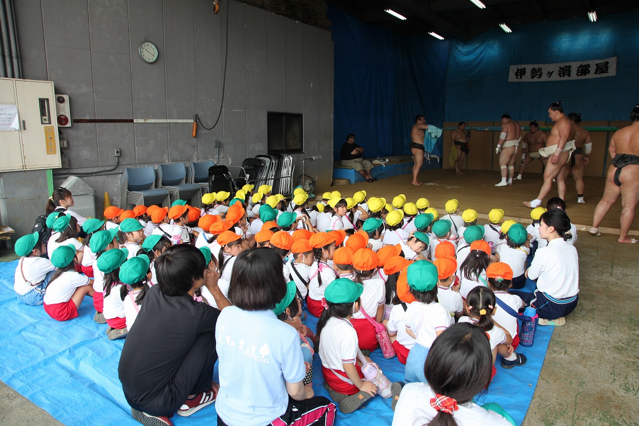 すもう見学(年長組)_b0277979_1836261.jpg
