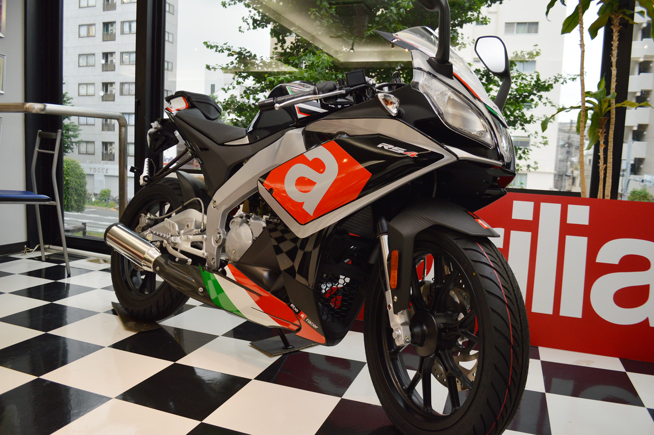 アプリリア Rs4 50 16年 Sbkカラー入荷 Scsブログ アプリリア Rs4 50 16年 Sbkカラー入荷 Scsブログ