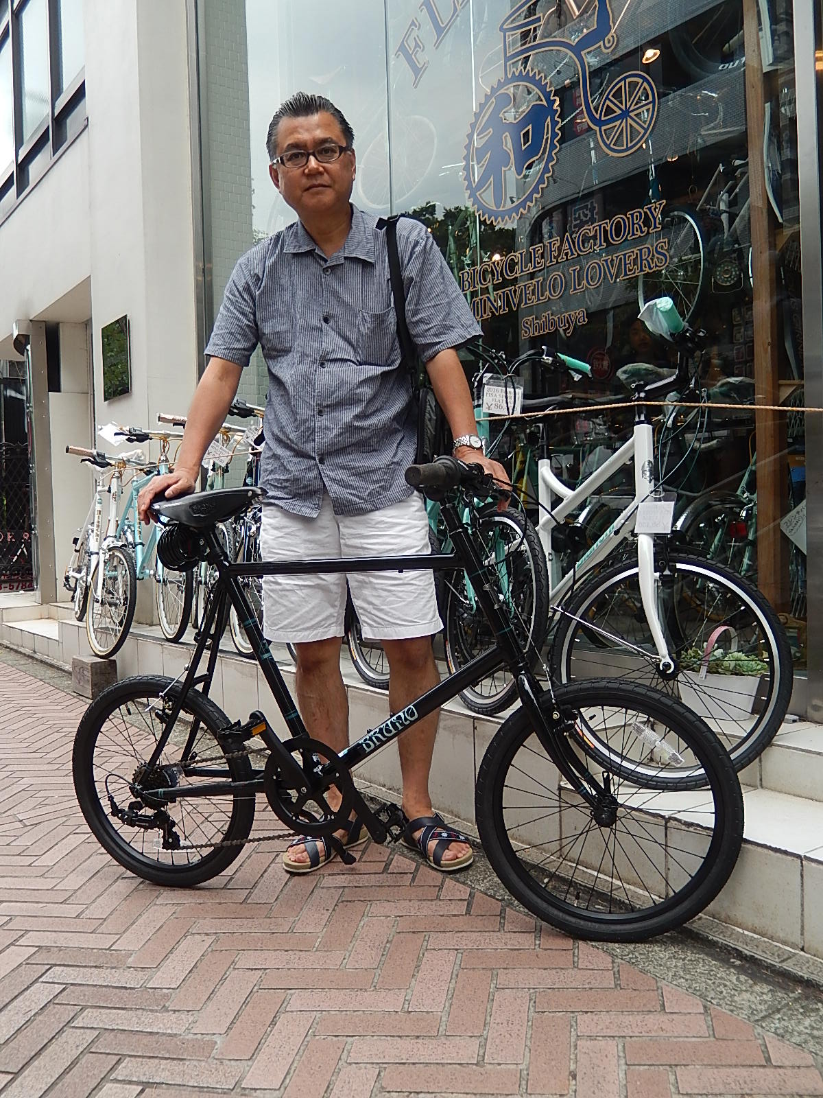 6月26日 渋谷 原宿 の自転車屋 FLAME bike前です_e0188759_1584237.jpg