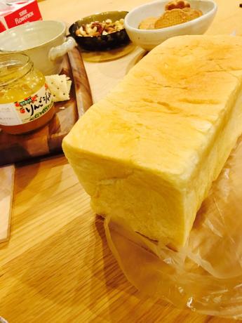 朝はパン♬_b0370192_20193100.jpg