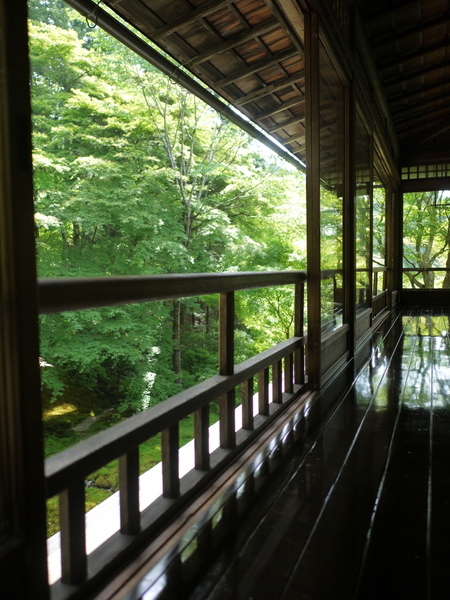 b0358575_03004599.jpg