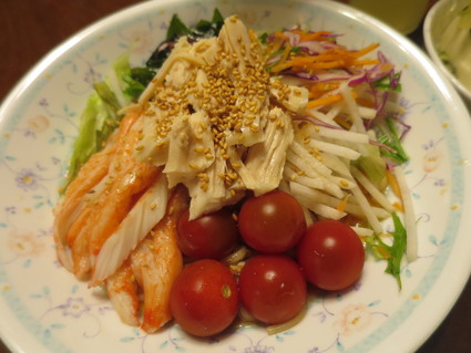 ランチは社食&夜はこんにゃく麺の冷し中華風。_c0212604_20534468.jpg