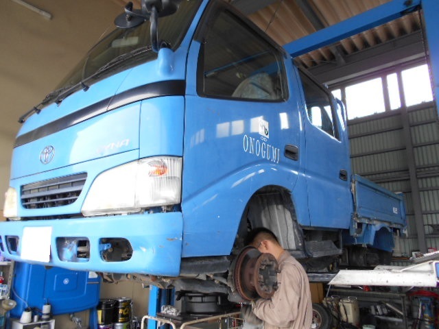 トヨタ ダイナ車検整備中(*´v`)ノ_c0213517_12170822.jpg