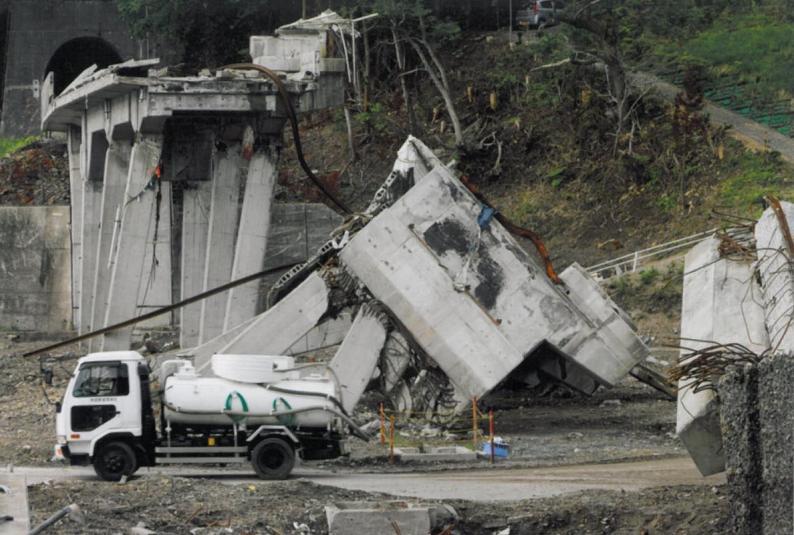 東日本大震災の発生から丁度５年が経ちました_e0147022_23242406.jpg