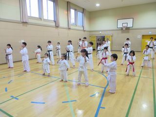 西町教室 3才からの武道空手_c0118332_225565.jpg