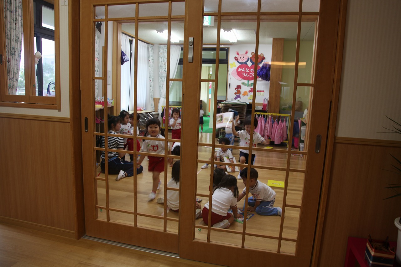 雨の日の子どもたち_b0277979_18371810.jpg