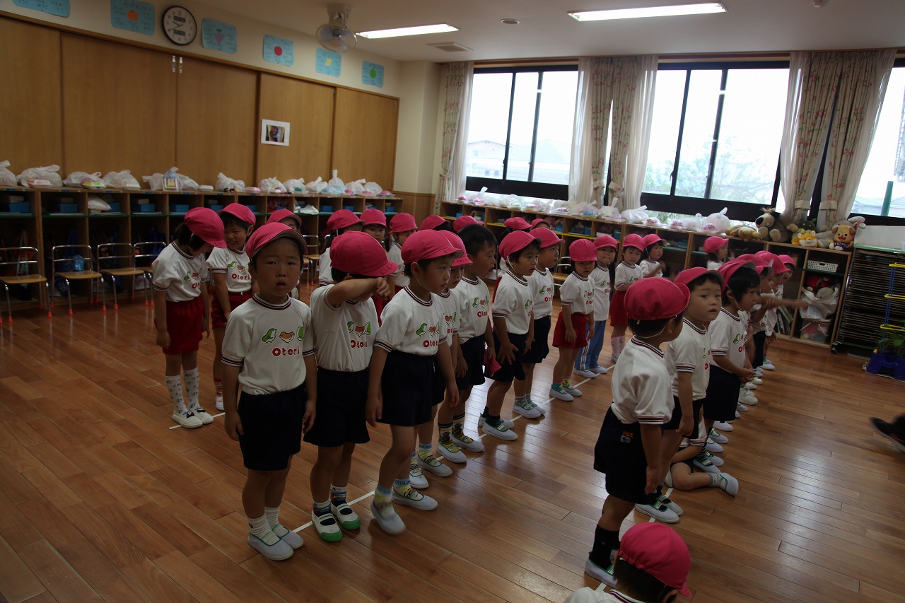 雨の日の子どもたち_b0277979_18374369.jpg
