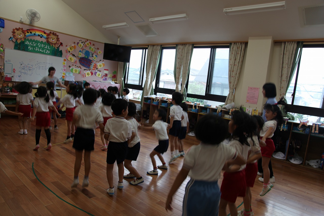 雨の日の子どもたち_b0277979_18374864.jpg