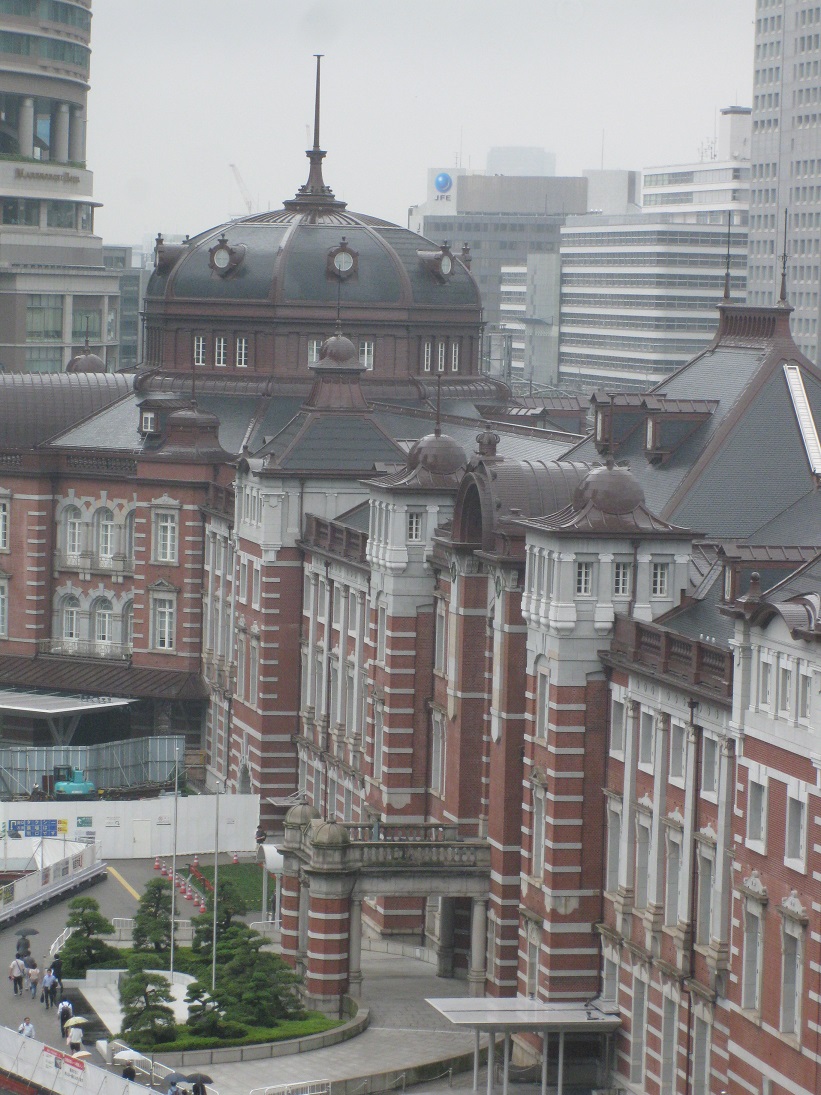 TOKYO STATION_f0281398_1392962.jpg