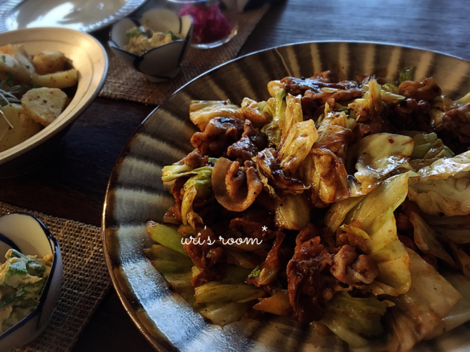 夏の寝室。肌触り最高のガーゼケット!そしてたまには大皿料理!_a0341288_00083598.jpg