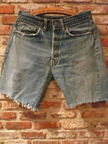 Late 1960s \" LEVI\'S \" 501 BIG-E vintage DENIM CUT-OFF SHORTS ._d0172088_20340137.jpg