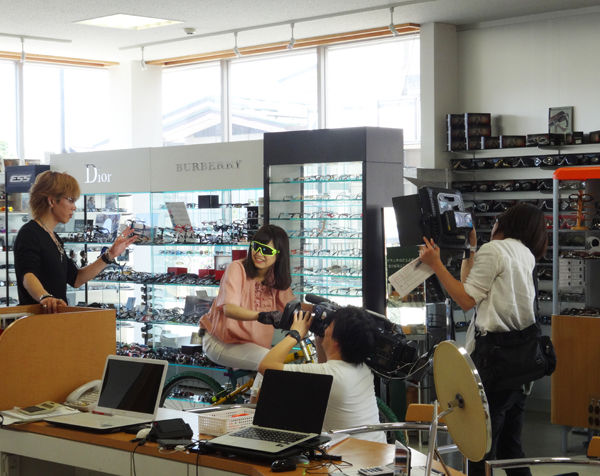山形県内全域6チャンネル・TUYテレビユー山形テレビ番組「どよまん」に金栄堂出演! _c0003493_20472476.jpg