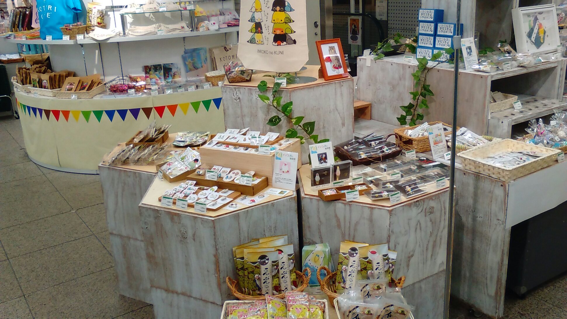 東急ハンズ三宮店インコと鳥の雑貨展7月2日練りきり販売_d0322493_031121.jpg