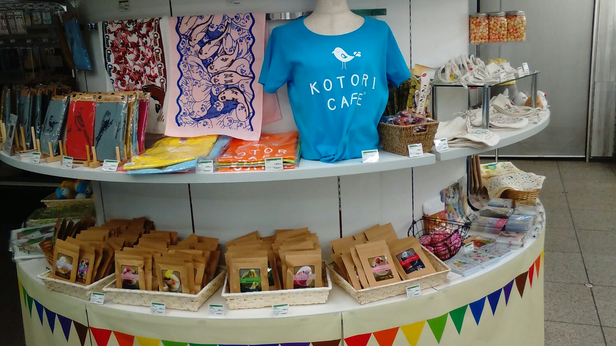 東急ハンズ三宮店インコと鳥の雑貨展7月2日練りきり販売_d0322493_038974.jpg