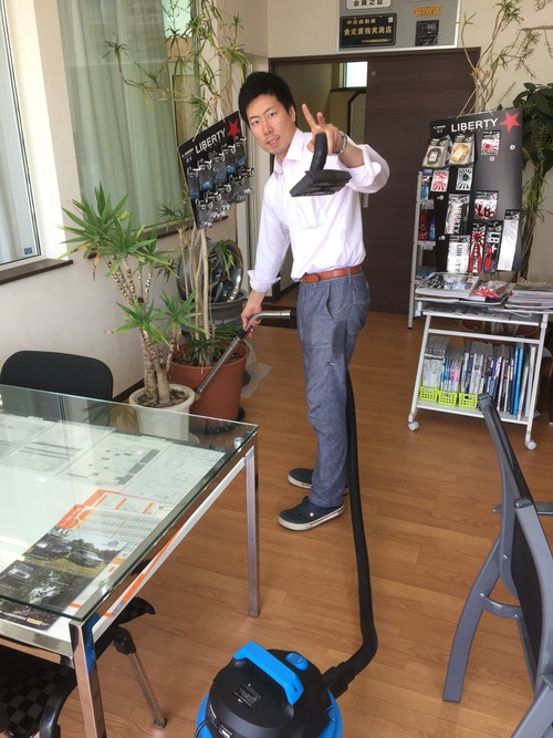 7月1日(金)今年も後半戦に突入!今日は元気にみんなでブログ♫ランクル・ハマーはTOMMYへ!_b0127002_17361473.jpg
