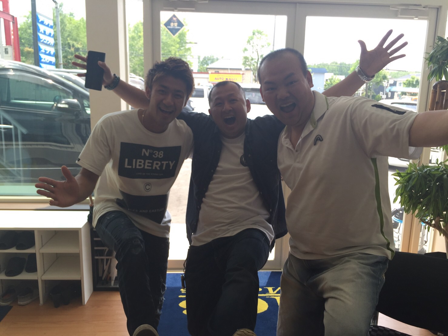 7月1日(金)今年も後半戦に突入!今日は元気にみんなでブログ♫ランクル・ハマーはTOMMYへ!_b0127002_17404285.jpg