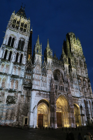 幻想美、夜のルーアンと大聖堂/ Cathédrale de lumière à Rouen_f0234936_3574659.jpg