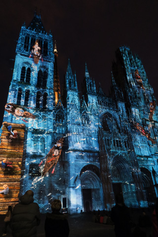 幻想美、夜のルーアンと大聖堂/ Cathédrale de lumière à Rouen_f0234936_3583558.jpg