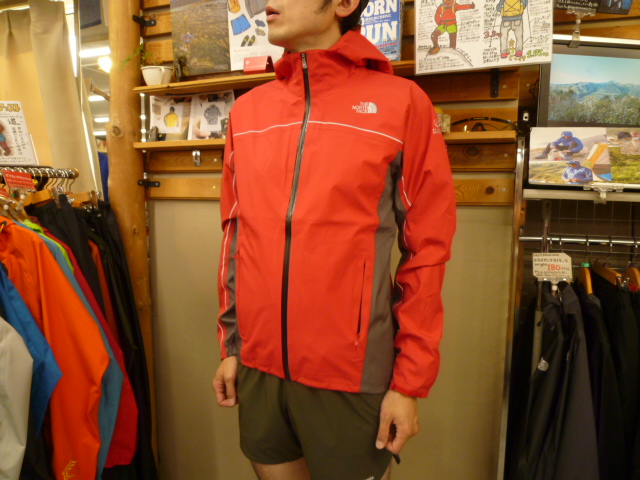 ノースフェイスの軽量レイン！特価品入荷しました！_d0198793_18414897.jpg