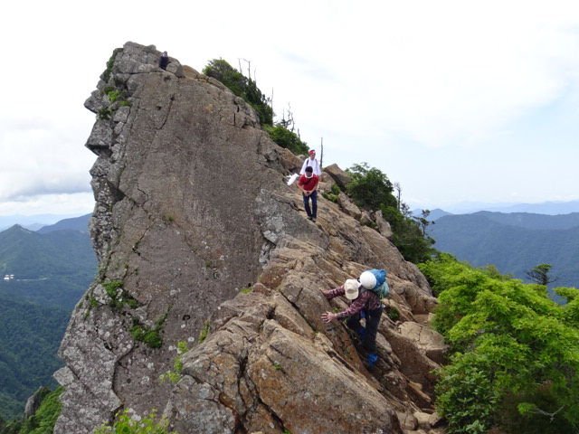 石鎚山お山開き3の鎖と頂上社弥山、天狗岳NO3…2016/7/1_f0231709_13531761.jpg