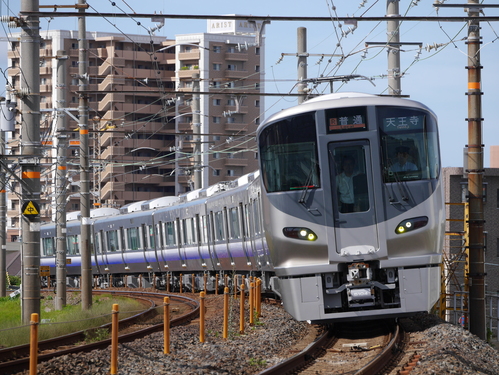 225系2次車デビュー_a0023116_93338.jpg