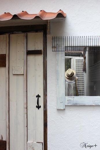 DIY小屋作り８（床づくり）端材と「まさ王」で手作りの小屋ついに完成♪_f0023333_21323966.jpg