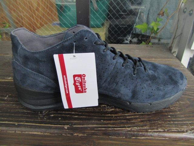 ASICS × PUBLISH BRAND ・・・ アメリカより、ようやく入荷しました!♪!_d0152280_8212613.jpg