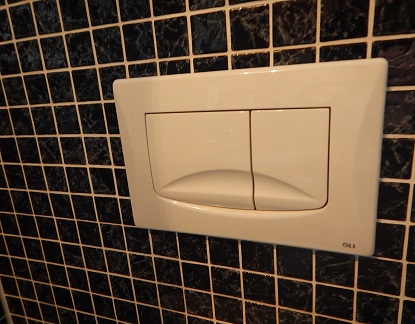 イタリアのトイレの_e0077899_9332677.jpg