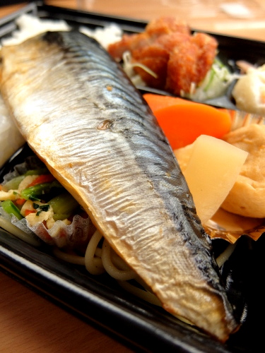 7 1 ほっともっと 日替わりランチ さば塩焼 から揚 480円 火曜日 食欲記