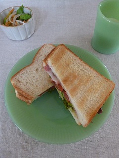 toasted sandwich  ひと手間に感激して♪_a0165160_18313692.jpg