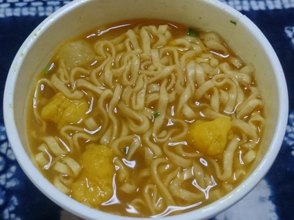 日清カップヌードル スパイシーチキンカレー_b0042308_1218312.jpg