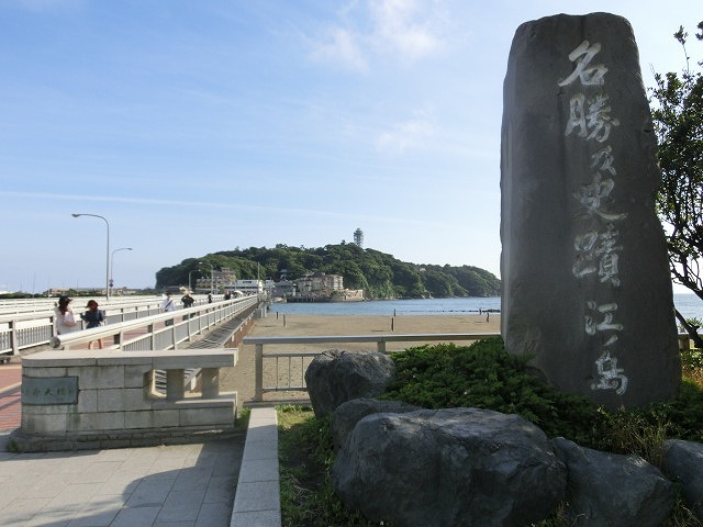 今では砂浜に水着姿があふれている? 5月末の江ノ島_f0141310_748531.jpg
