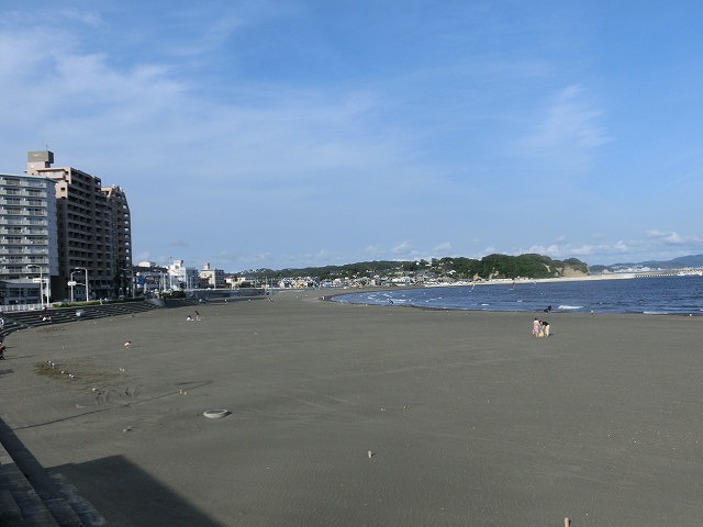 今では砂浜に水着姿があふれている? 5月末の江ノ島_f0141310_7494766.jpg