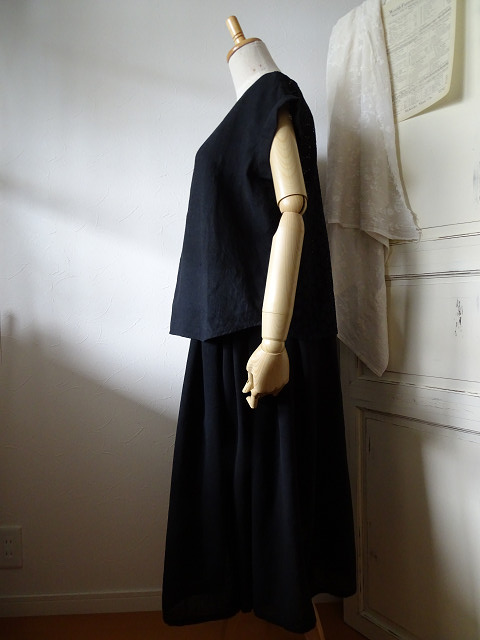 Trinity~三人展~ ダーク系のお洋服ご紹介_a0094058_12572599.jpg