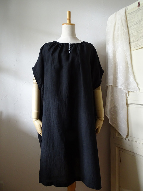 Trinity~三人展~ ダーク系のお洋服ご紹介_a0094058_1334730.jpg