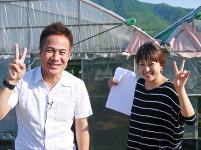 熊本ぶどう 高級種なしぶどう「山鹿のぶどう」 本日初出荷!&社方園よりテレビ生中継の裏話!(前編)_a0254656_18464786.jpg