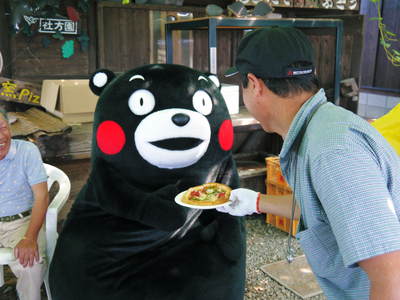 熊本ぶどう 高級種なしぶどう「山鹿のぶどう」 本日初出荷!&社方園よりテレビ生中継の裏話!(後編)_a0254656_17523530.jpg
