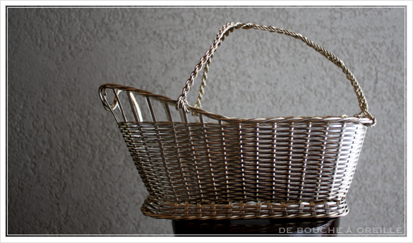 porte bouteille アンティークのパニエ ボトルバスケット_d0184921_14121820.jpg
