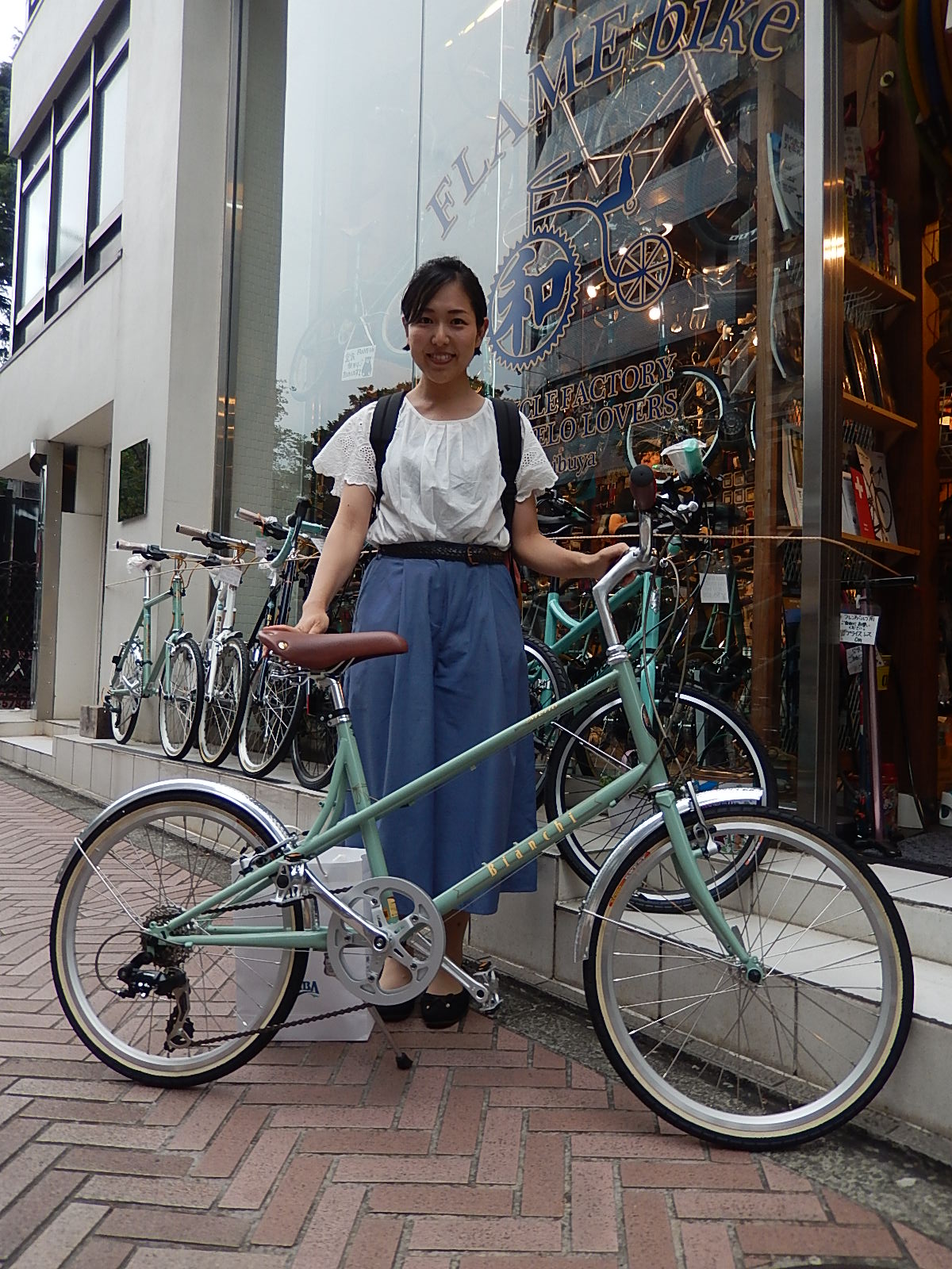 7月9日 渋谷 原宿 の自転車屋 FLAME bike前です_e0188759_1831328.jpg