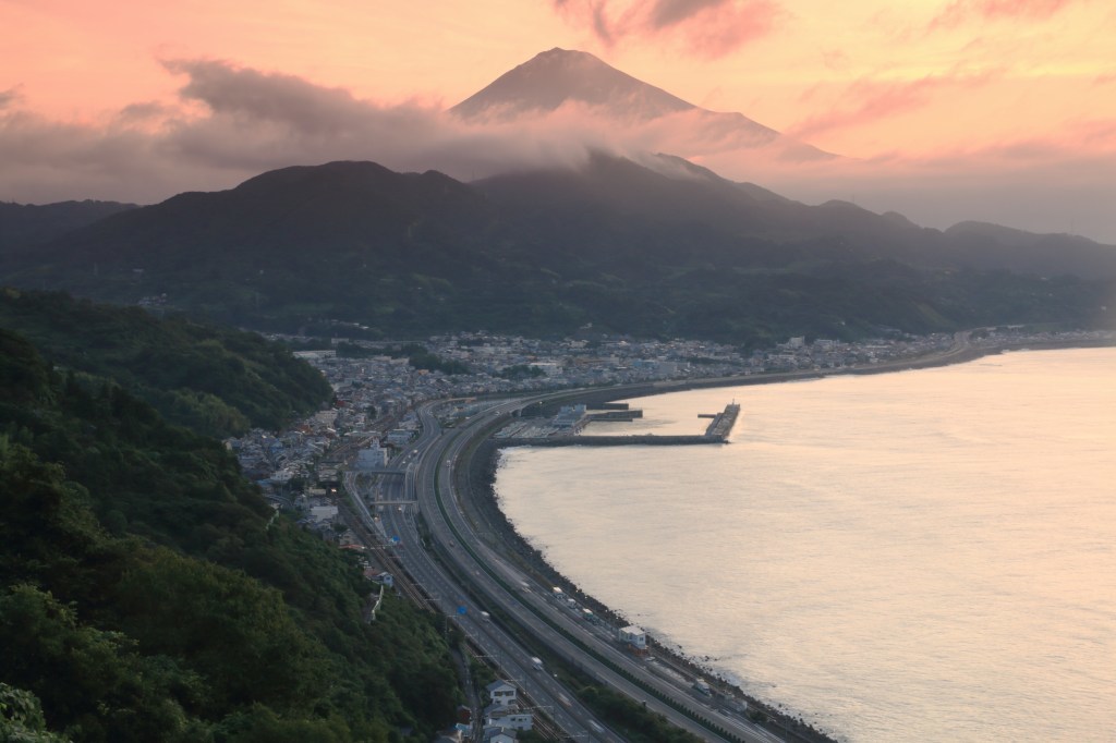 今朝の富士山_a0188405_07522405.jpg