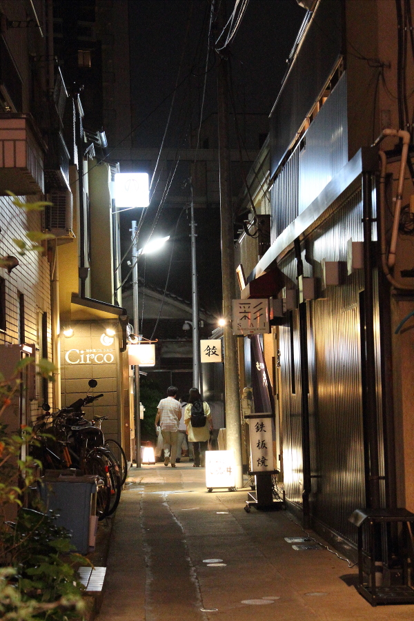 行き止まりの路地_b0190710_16214749.jpg