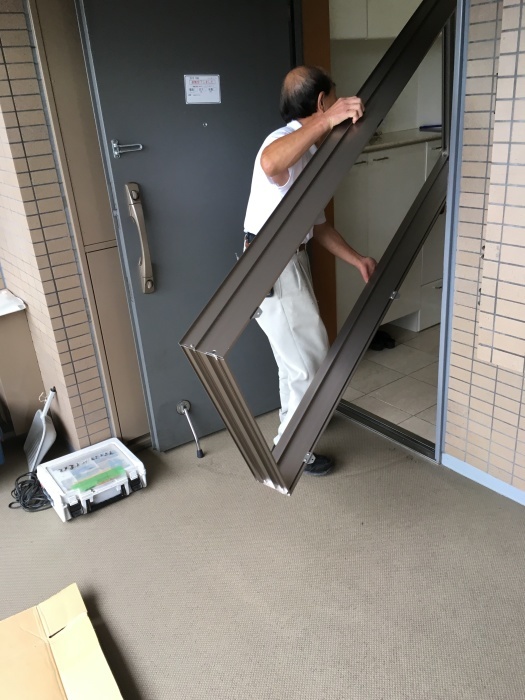 必見!玄関ドア網戸 涼しい_e0243413_16513078.jpg