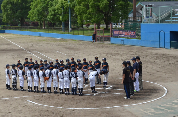 金山クラブと練習試合_d0010630_5141145.jpg