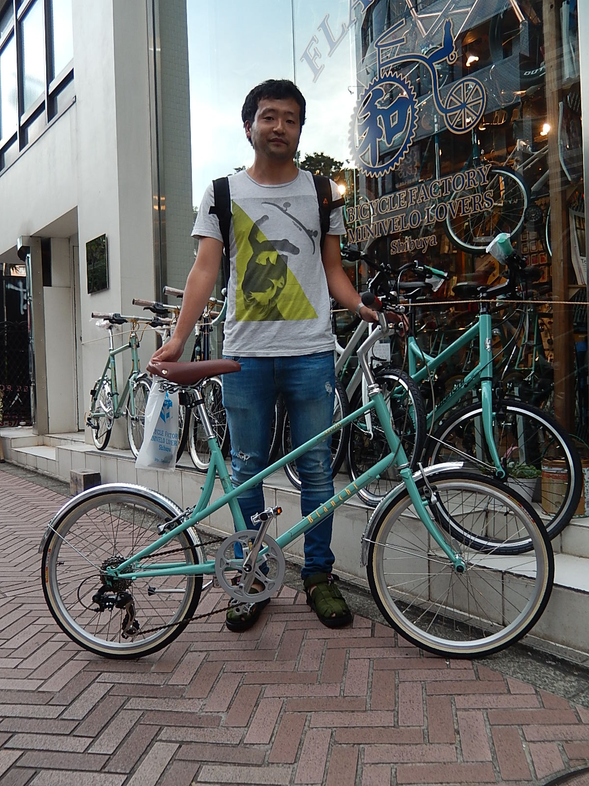 7月10日 渋谷 原宿 の自転車屋 FLAME bike前です_e0188759_18343368.jpg